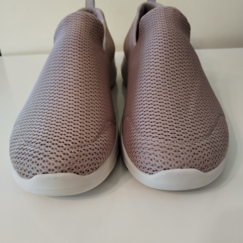 Skechers Women's Goga Max sneakers - Picture 2 of 11